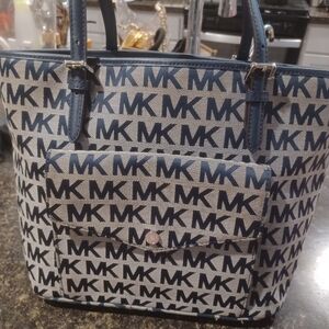 Micheal kors purse